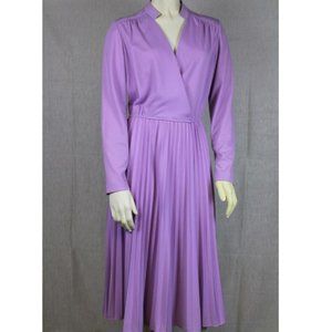 Cute casual light purple vintage dress